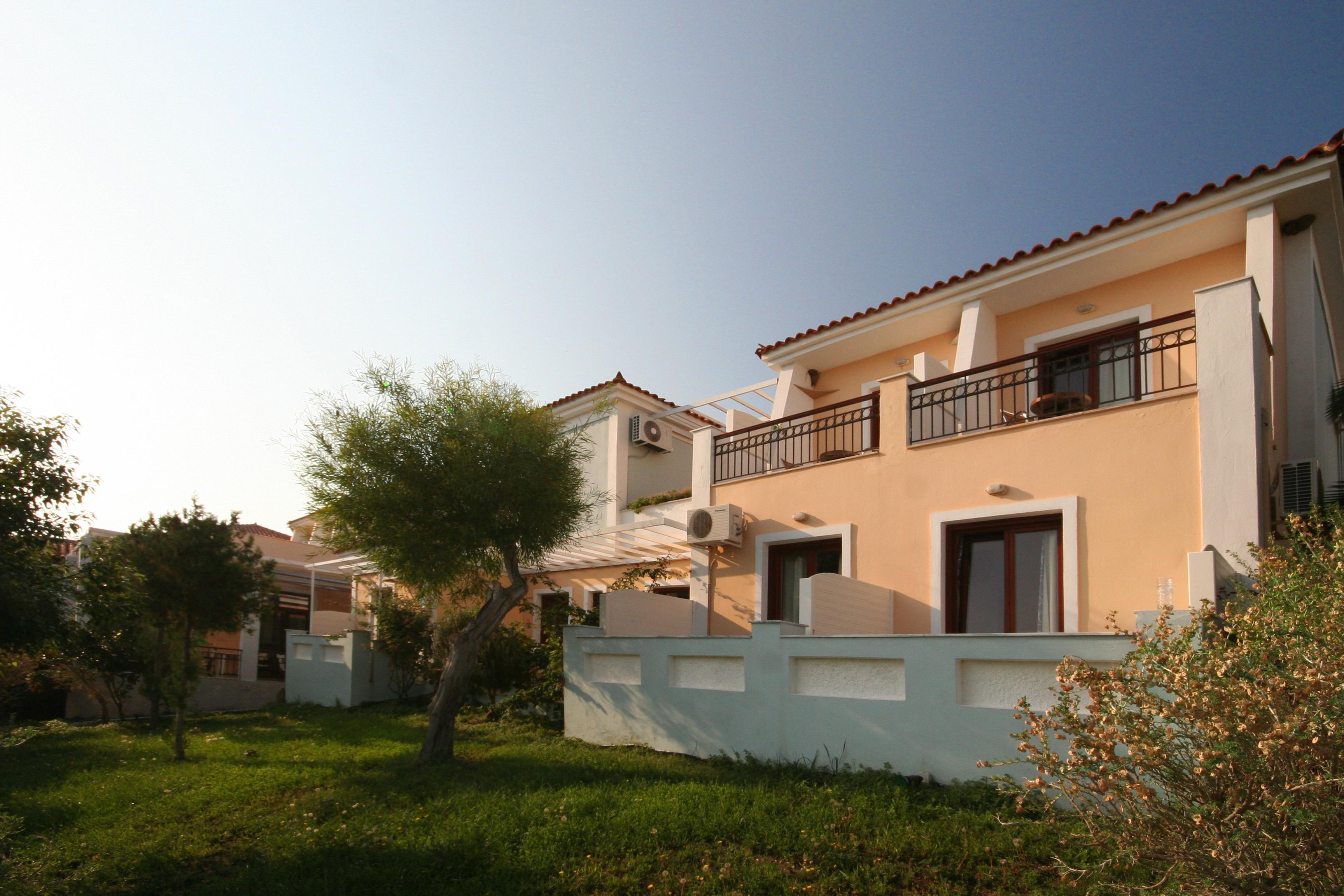 Clara Resort Петра Екстериор снимка