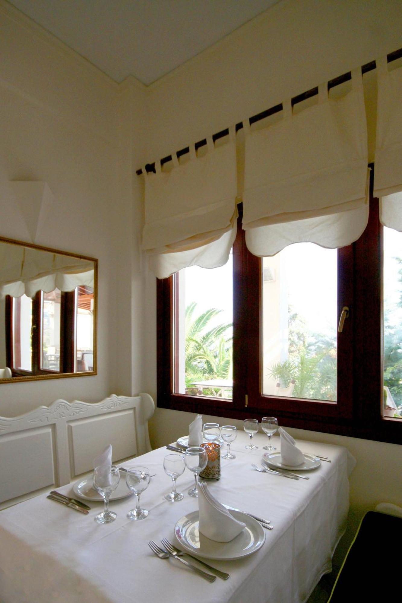 Clara Resort Петра Екстериор снимка