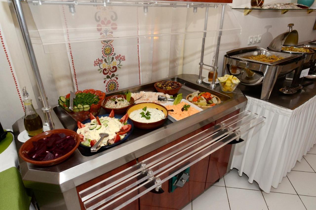 Clara Resort Петра Екстериор снимка