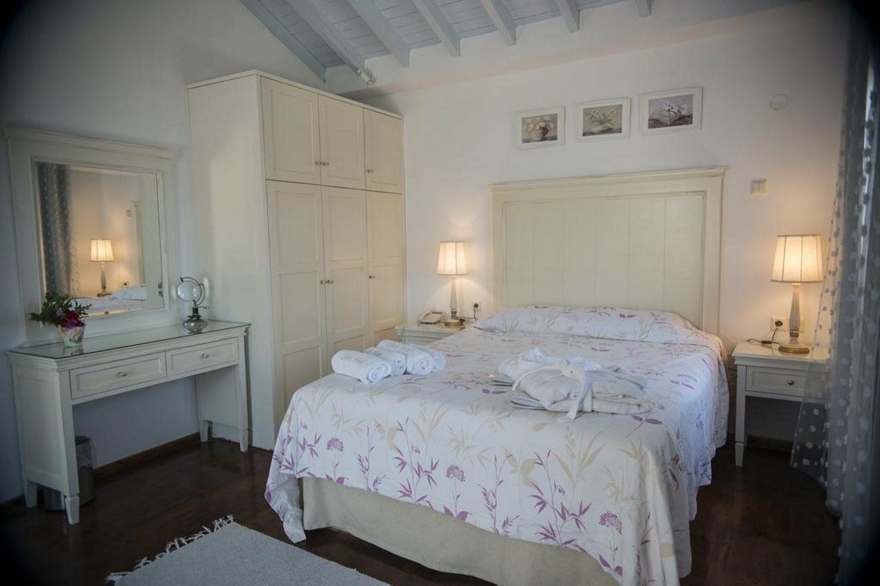 Clara Resort Петра Екстериор снимка